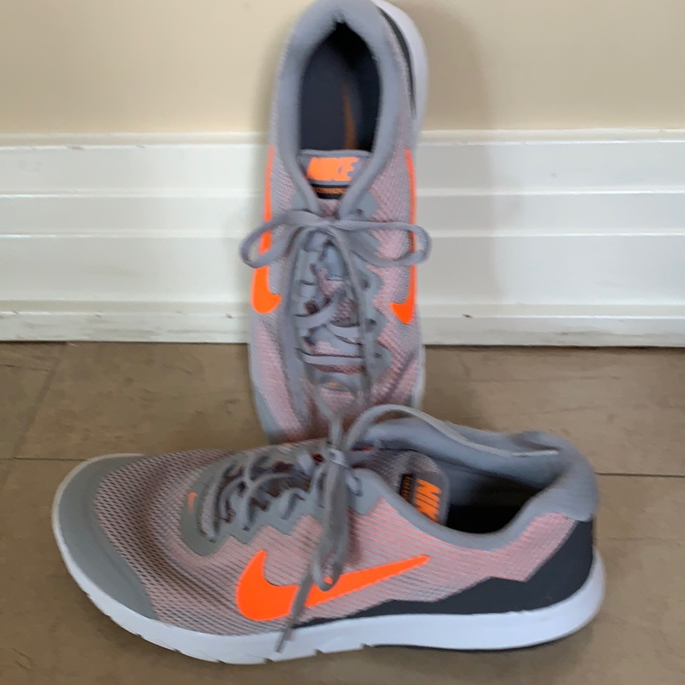 Nike men’s sneakers size 8